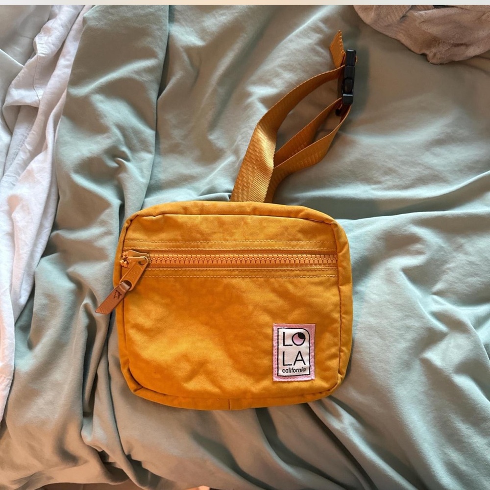 Lola California Fanny back